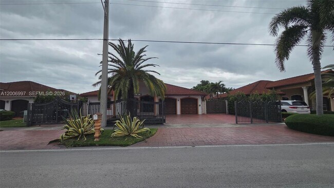 Building Photo - 3140 SW 142nd Ave
