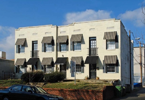 Building Photo - 16 S Dooley Ave