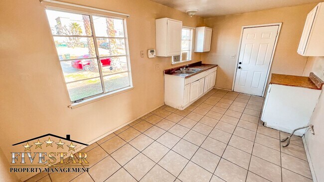Building Photo - 2105 Del Amo Way