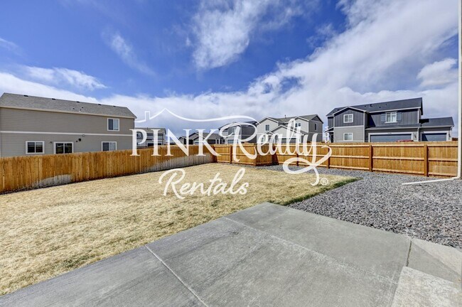 Building Photo - 6014 Yamhill Dr