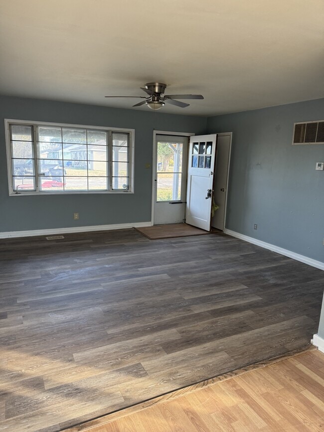 Building Photo - 3315 SW Clare Ave