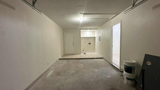 Building Photo - 156 Lynn Loop