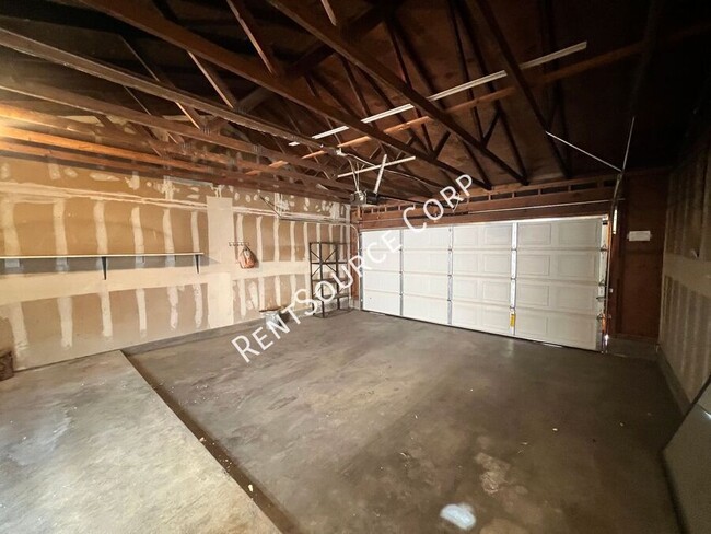 Building Photo - 3 Bedroom Two Story Condo for Rent in West...