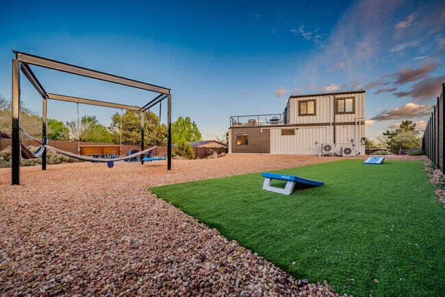 Building Photo - 736 W Rider Dr