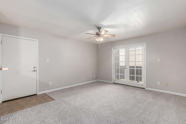 Building Photo - Beautiful Scottsdale 1 Bedroom Apartment!