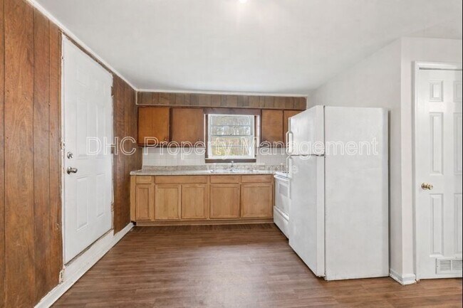 Building Photo - 3234 Fairburn Rd