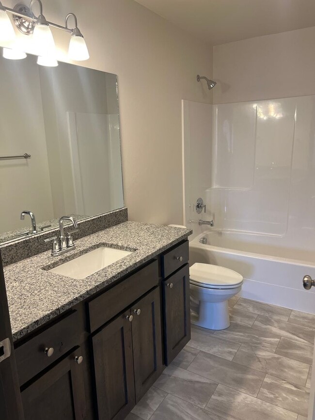Building Photo - Brand New 3 Bed 2.5 Bath with double attached garage in Belgrade