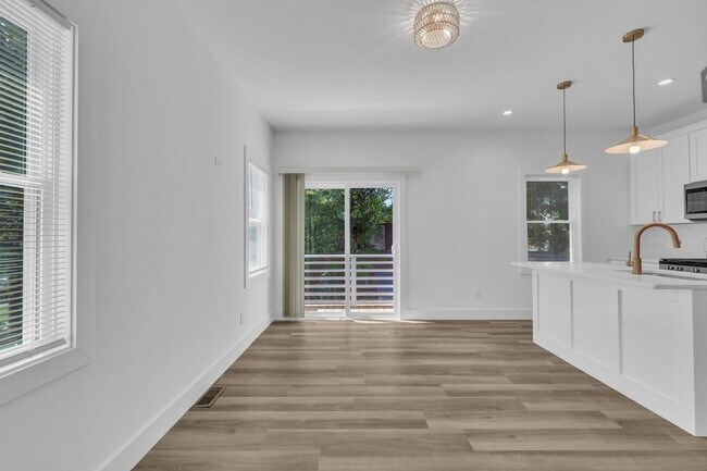 Building Photo - *Modern Construction Luxury Townhome - Downtown Raleigh*