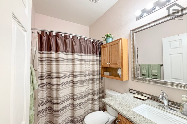 Building Photo - 205 N 74th St