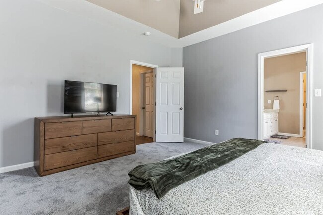 Building Photo - 15881 Elaine Ct