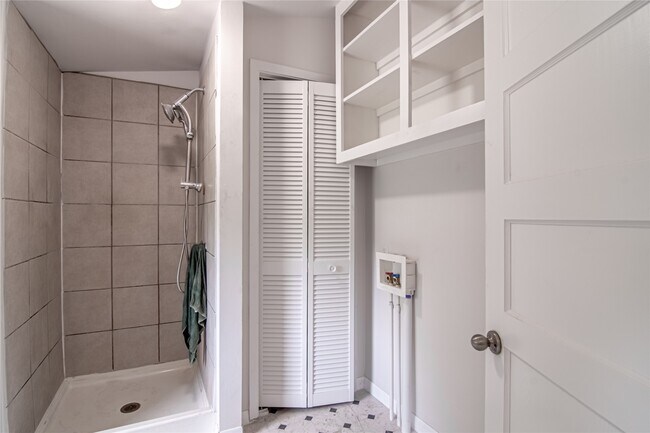 Building Photo - 3141 Old Houston Rd