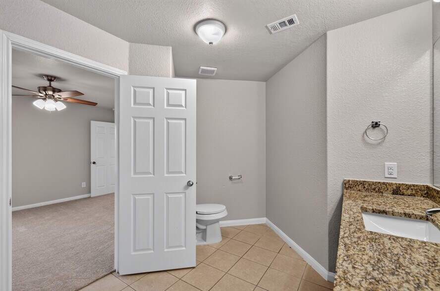 Building Photo - 6531 Luckey Sq