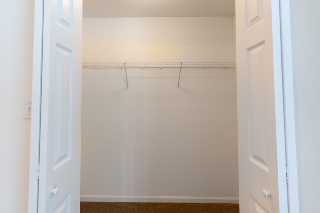 Building Photo - 304-306 Dads Way