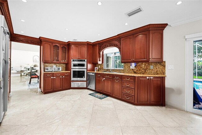 Building Photo - Southwest 111th Terrace, Miami, FL 33176 -...
