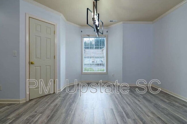 Building Photo - 1122 E Lee Rd