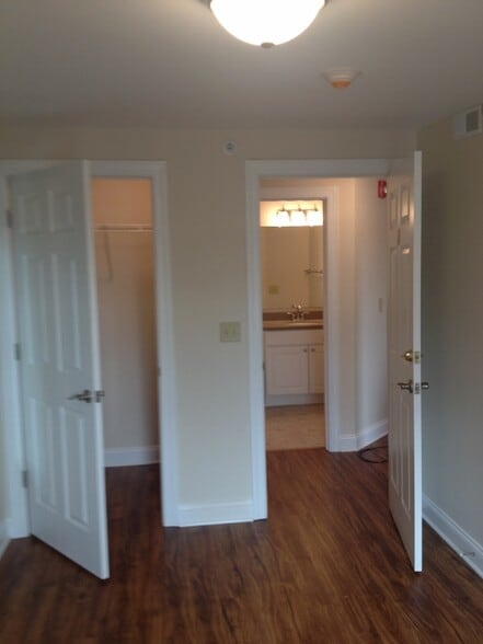 Building Photo - 68 N Court St