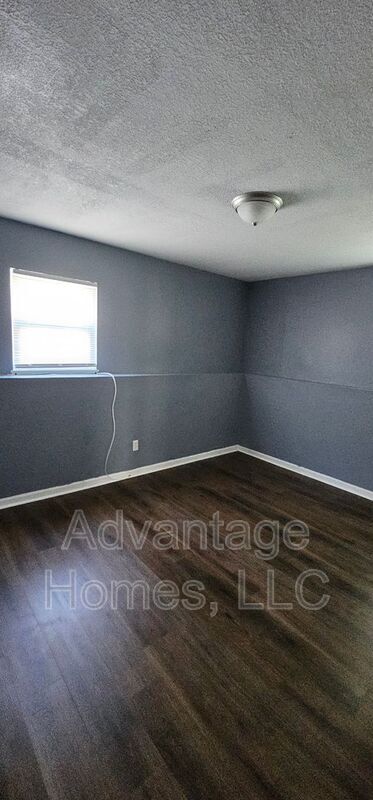 Building Photo - 704 N 70th St