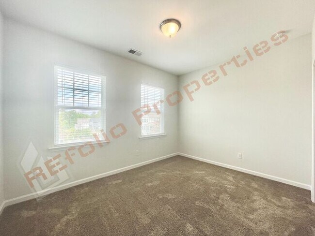 Building Photo - Lovely 2 Story 4 Bedroom, 3 Bath Single-Fa...