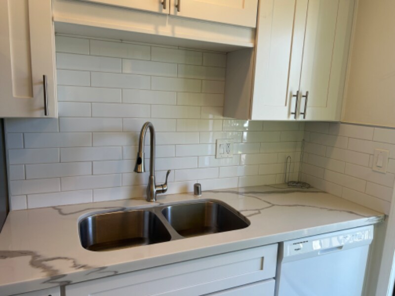 Building Photo - 3445 Carmona Ave
