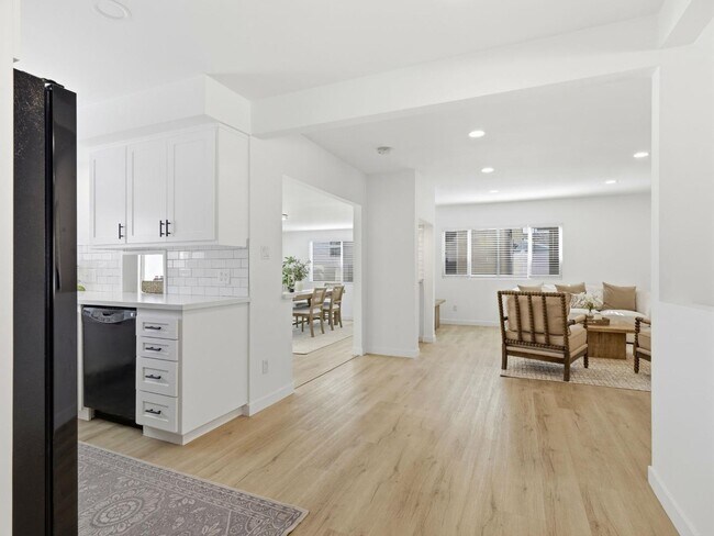 Building Photo - 8446 Penfield Ave