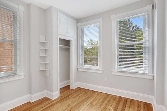 Building Photo - Charming Capitol Hill House| Don't miss the 3D-TOUR!
