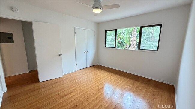 Building Photo - 919 N Orange Grove Ave