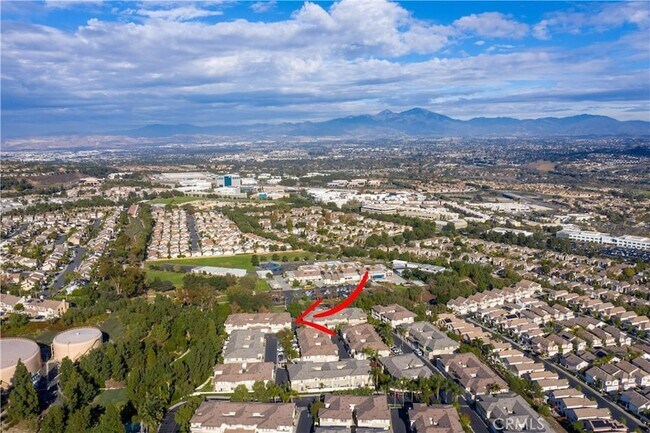 Building Photo - 17 Aurora