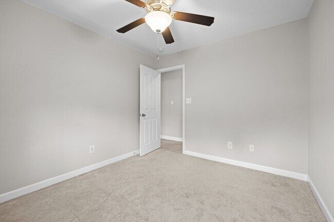 Building Photo - Woodbury Farms