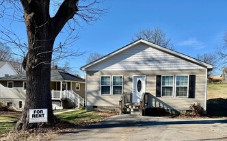 Building Photo - 1203 6th St