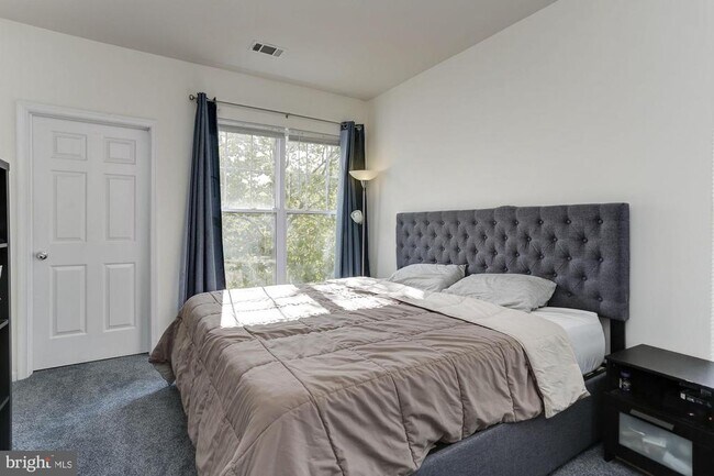 Building Photo - 5105 Travis Edward Way