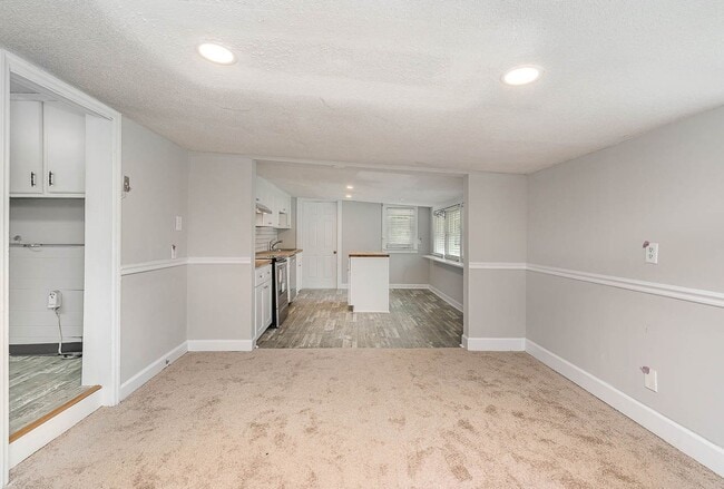 Building Photo - Charming 3BD, 2BA Raleigh Home on a Large ...