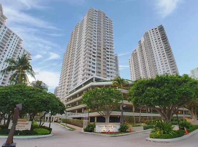 Building Photo - 801 Brickell Key Blvd