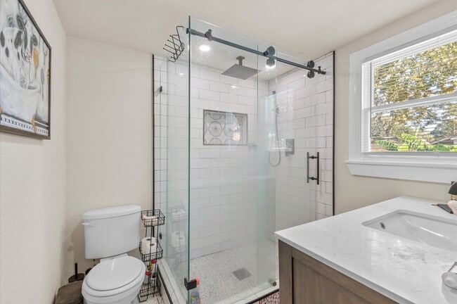 Building Photo - 1106 Oriole Ln