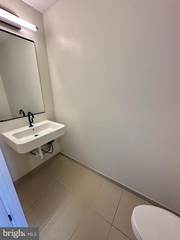 Building Photo - 1211 Van St SE