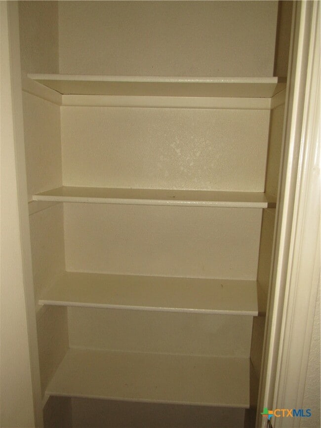 Building Photo - 3807 Hitchrock Dr