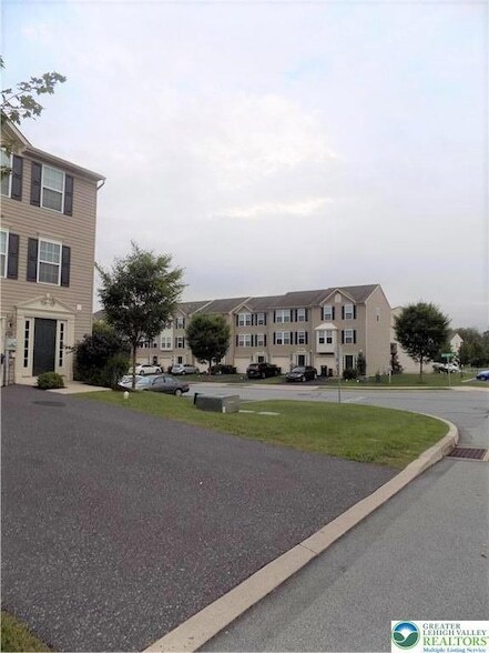 Building Photo - 1145 Sparrow Way