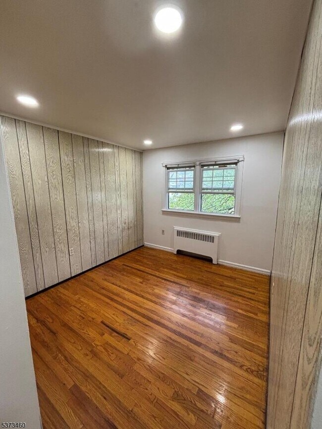 Building Photo - 80 Cedarhurst Ave
