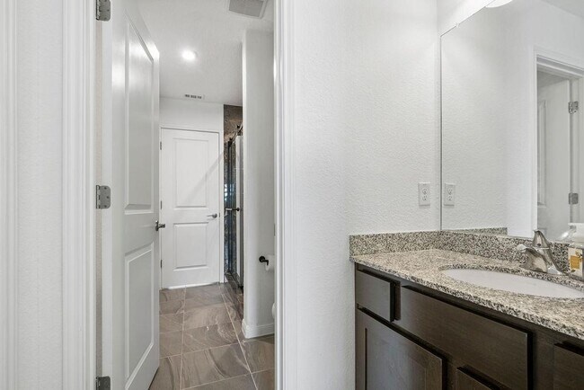 Building Photo - 920 Villa Rialto View