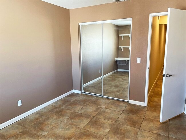 Building Photo - 3+ bedroom, 2 bath pool and spa home