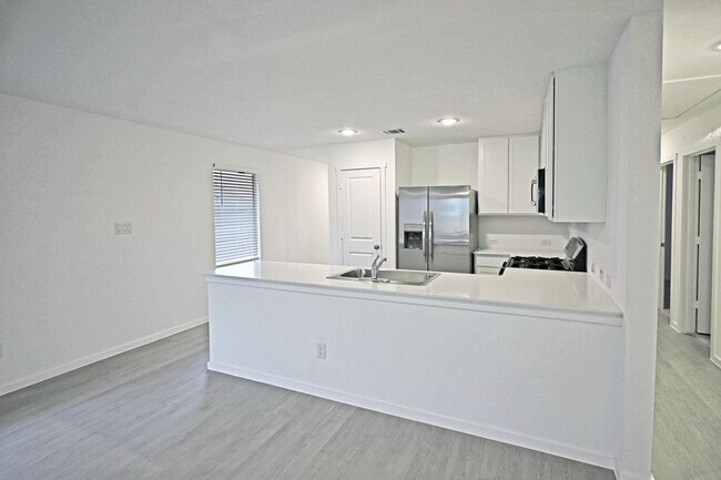 Building Photo - 350 Kayden Ct