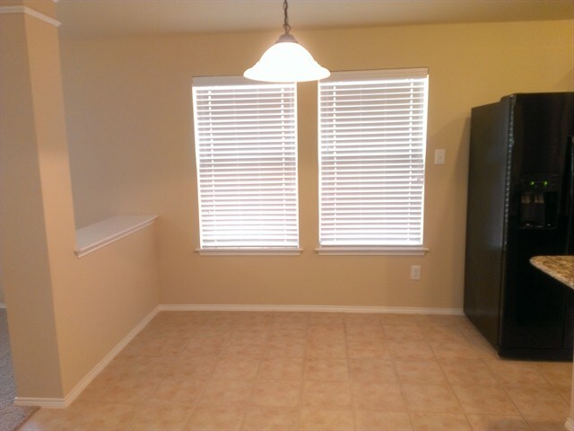 Building Photo - 5004 Birchwood Dr