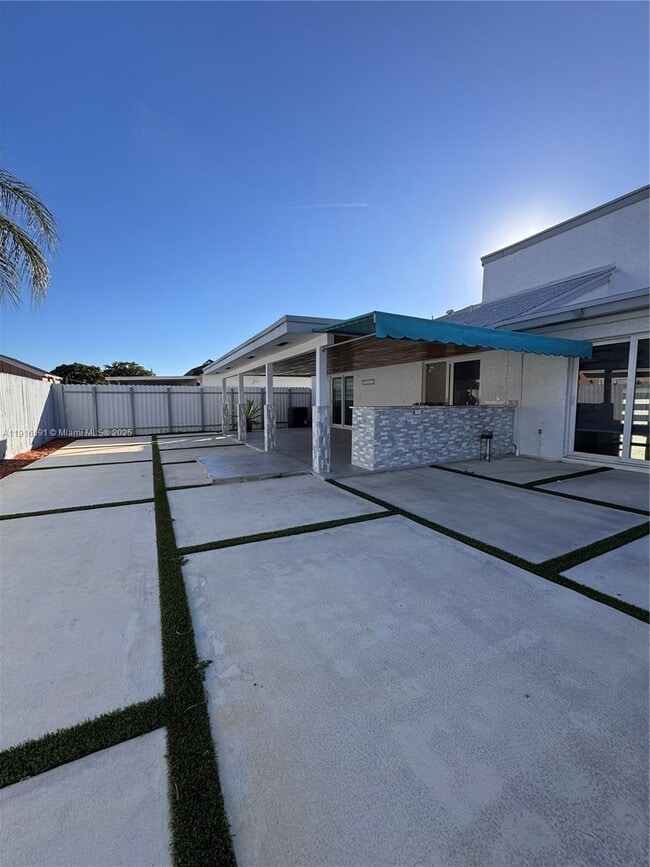 Building Photo - 20521 SW 125th Ave