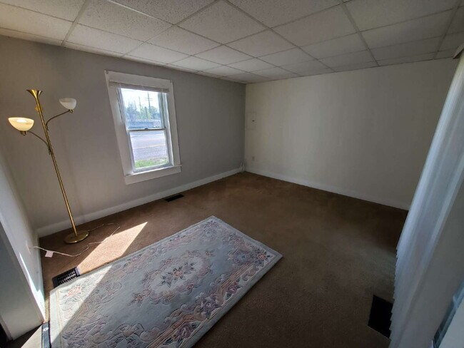 Building Photo - Charming 1 Bedroom Bungalow – A Special Place to Call Home!