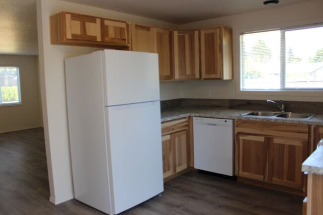 Building Photo - Hillsboro three bedroom ranch