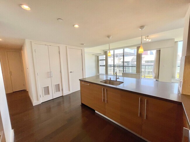 Building Photo - Luxurious Condo at Madrone w/Bay, City Views, Balcony, Pool, Parking - A Must See - PROGRESSIVE