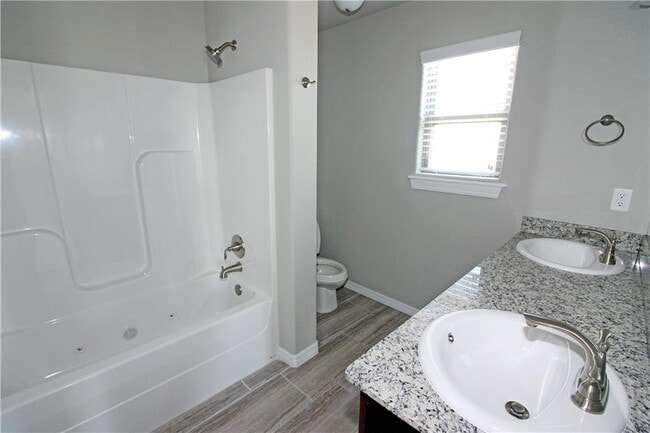 Building Photo - 310 Sullivans Wy