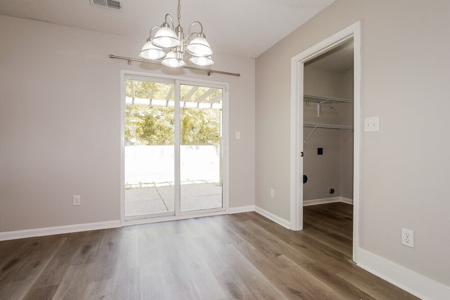Building Photo - 10060 Nolton Cir