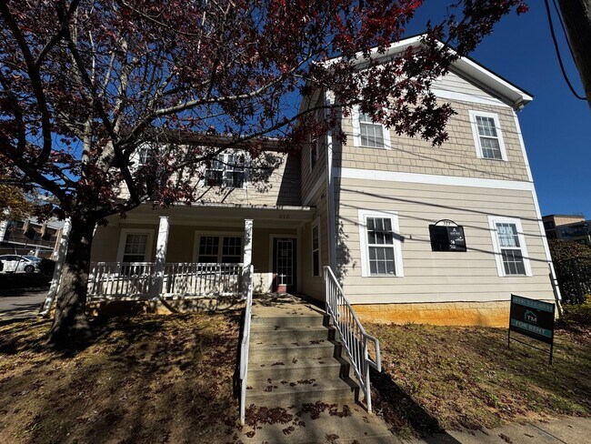 Building Photo - Available now!  Spacious 2BR/2BA Apartment in Downtown Raleigh