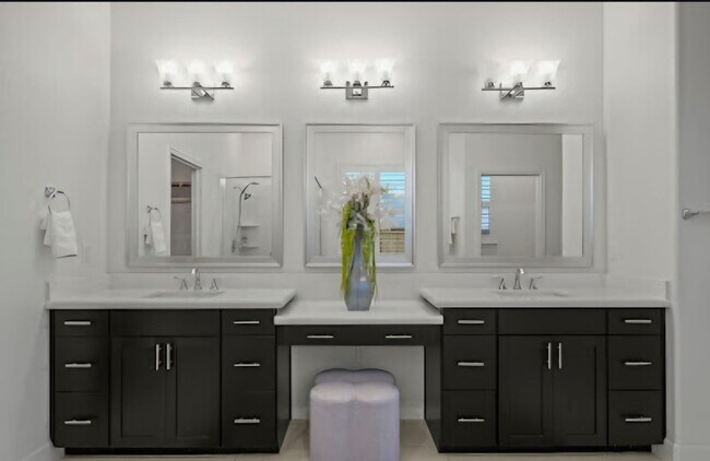 Building Photo - Gorgeous 4 bedroom 3 bath in Northlake
