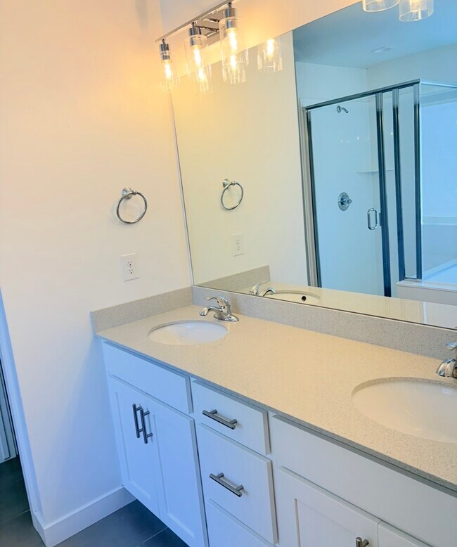 Building Photo - 2693 E Gambel Oaks Dr